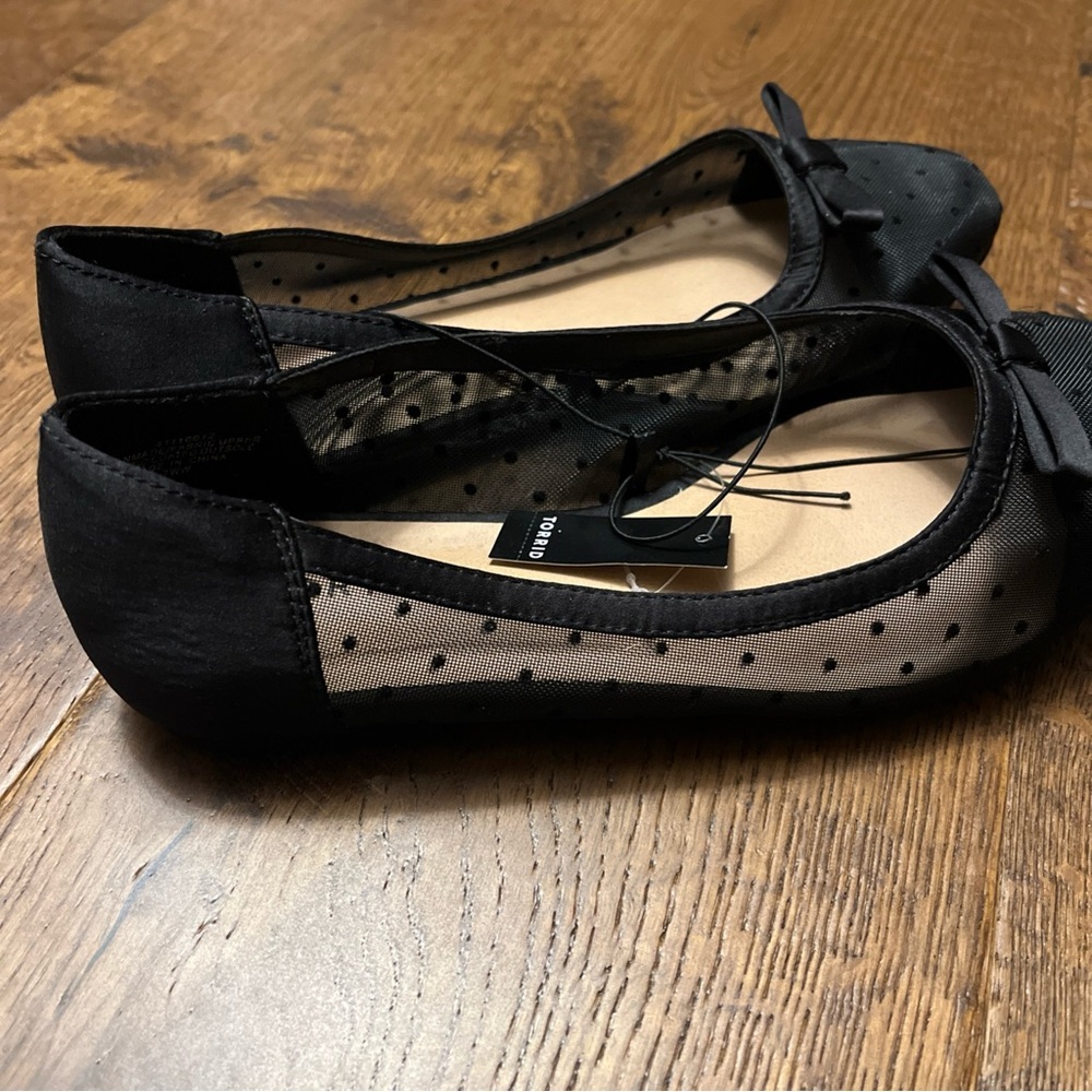 Torrid Mesh Dot Bow Shear Flats Slip On Ballet Mesh Black 7WW NWT Comfort Wide - Picture 4 of 8